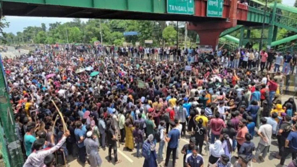 রক্তাক্ত ৫ আগস্ট: সাভারের রাজপথে সংঘর্ষের বিভীষিকা