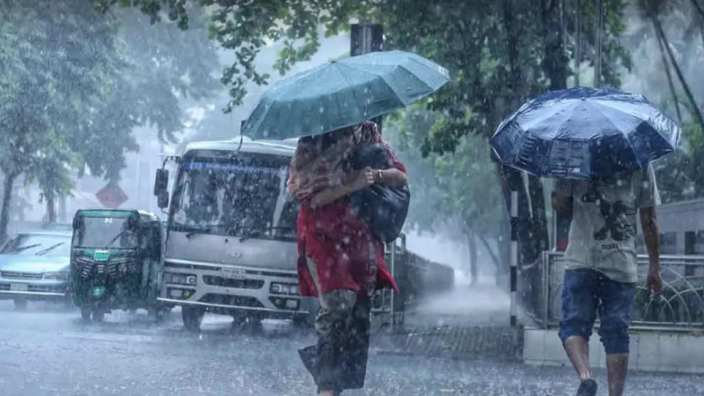 বৃষ্টি বাড়বে, সঙ্গে বাড়বে তাপমাত্রাও