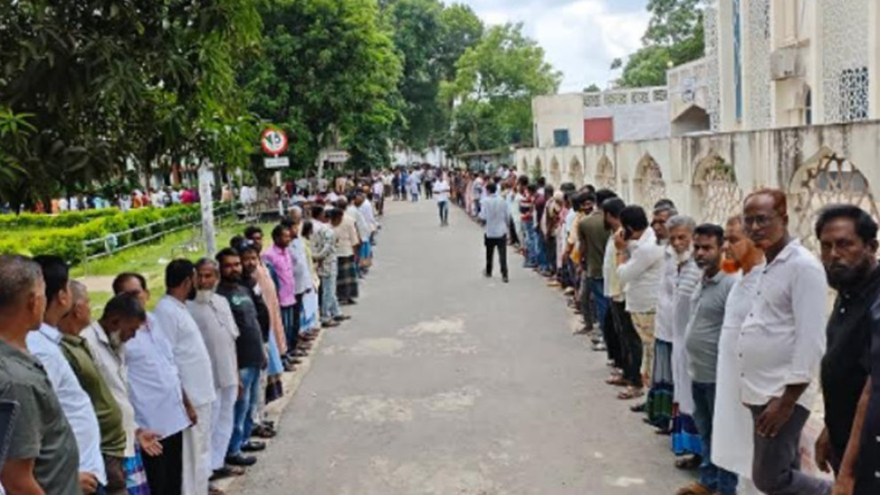 ফ্যামিলি কার্ডের নিয়োগে অনিয়মের অভিযোগ, ইউএনও অপসারণের দাবি