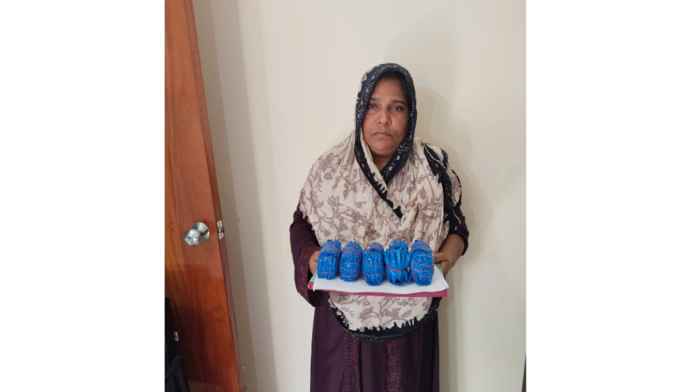 ভ্যানিটি ব্যাগে ১০ হাজার ইয়াবা, বাগেরহাটে নারী আটক