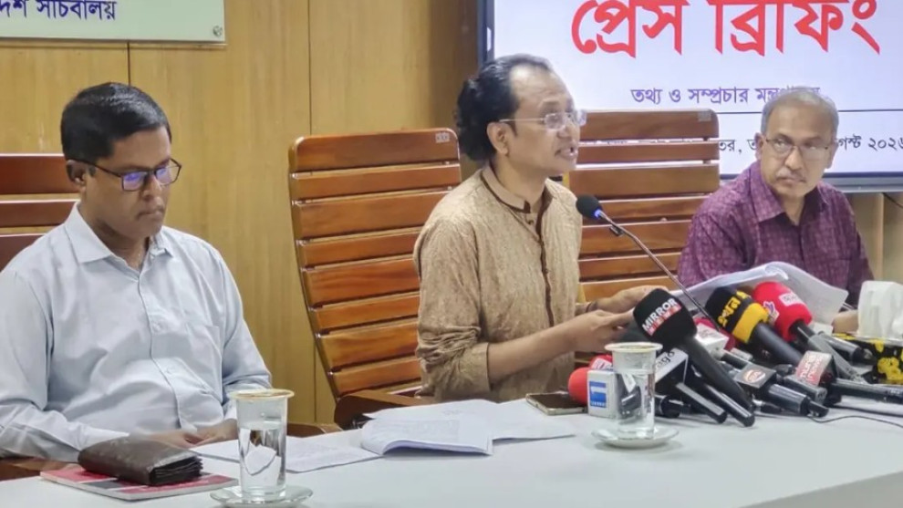 ভারতের ভূমিকা নিয়ে বাংলাদেশে দীর্ঘদিনের প্রশ্ন: তথ্য উপদেষ্টা