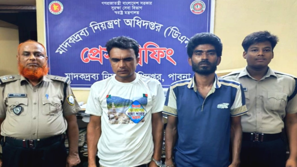 কারবারি গ্রেপ্তার, ৫ মাদকসেবীর কারাদণ্ড