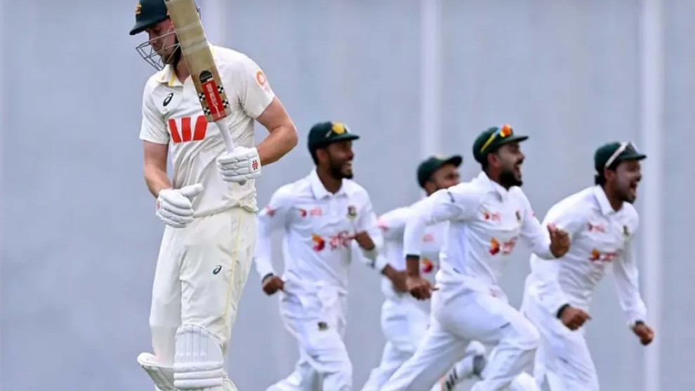 উইকেট নিয়ে ধাঁধায় অস্ট্রেলিয়া, ব্যাট ধরার কৌশলই ভুলে গিয়েছিলেন স্মিথ