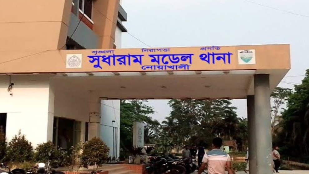 মাকে কুপিয়ে হত্যা, ছেলে ও দাদি গ্রেপ্তার