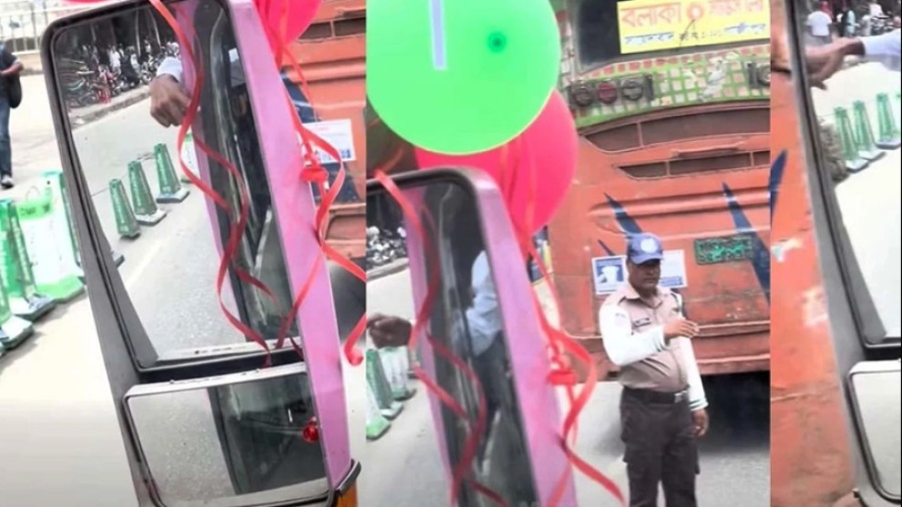 চালুর প্রথম দিনেই পিংক বাসে বলাকার ধাক্কা
