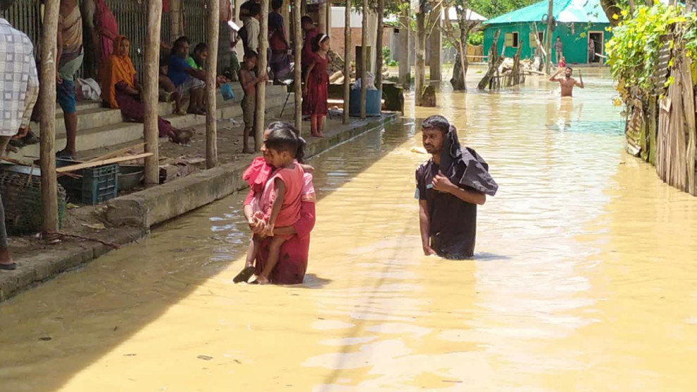 হঠাৎ মেঘ বিস্ফোরণের বৃষ্টিতে খাগড়াছড়িতে বন্যা