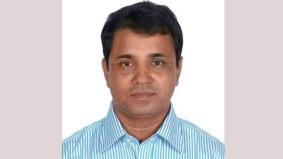 বোর্ড সচিব বাবার কারসাজিতে ছেলের ফল বদলে এ প্লাস