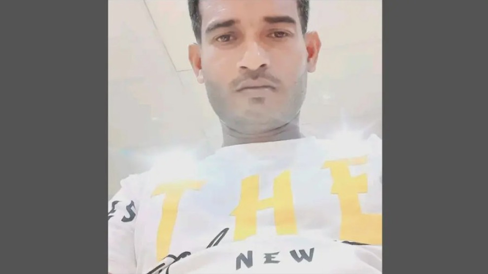 বিমানে মায়ের মৃত্যু, ওমানে মরদেহ রেখে চট্টগ্রামে ফিরতে হলো ছেলেকে