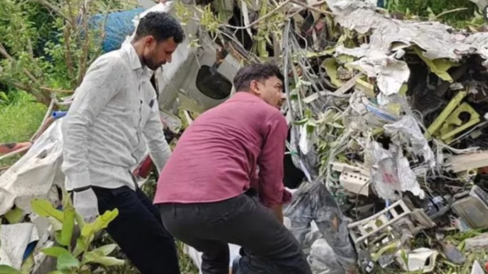 ভারতে প্রশিক্ষণ বিমান বিধ্বস্ত, নিহত ২ পাইলট