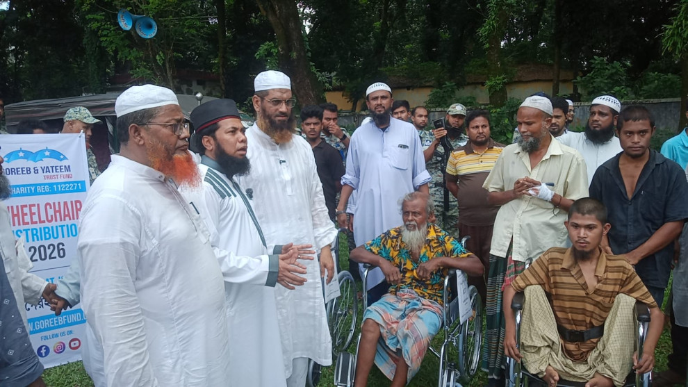 মোল্লাহাটে ৫০ হুইলচেয়ার ও ৫০ পায়েচালিত ভ্যান বিতরণ