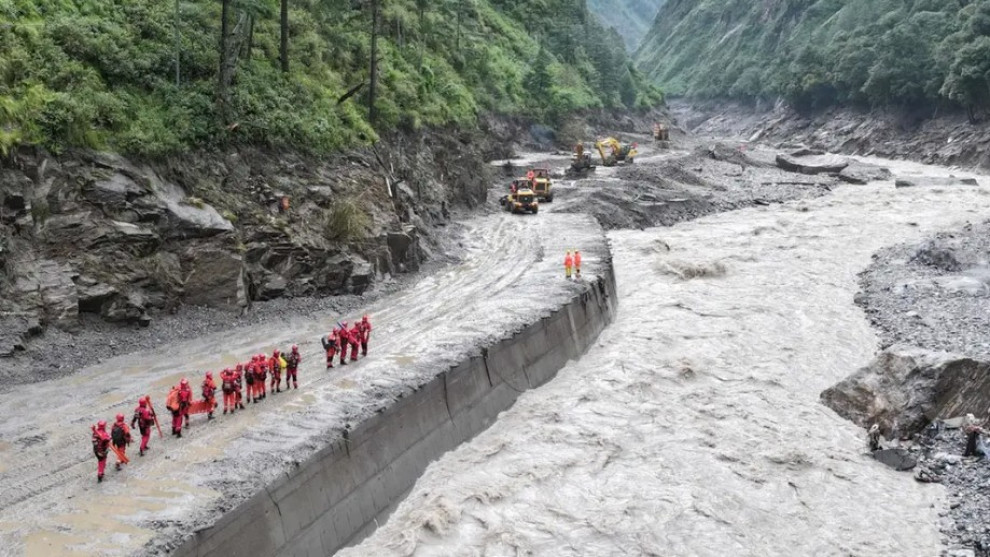 নেপাল-তিব্বত সীমান্তে ফের বন্যার শঙ্কা, উদ্ধারকাজ স্থগিত চীনের