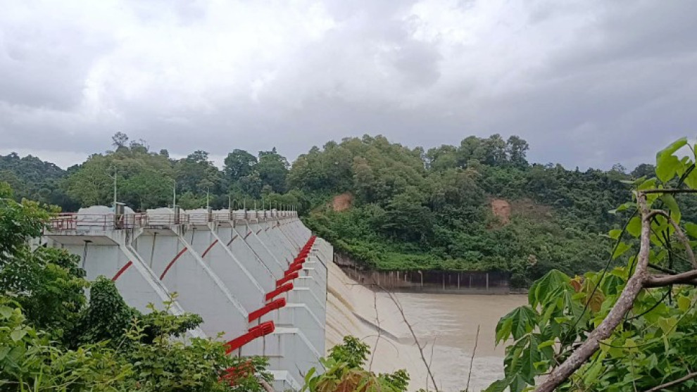 কাপ্তাই বাঁধের ১৬ গেট খুলে পানি ছাড়, নিম্নাঞ্চলে সতর্কতা