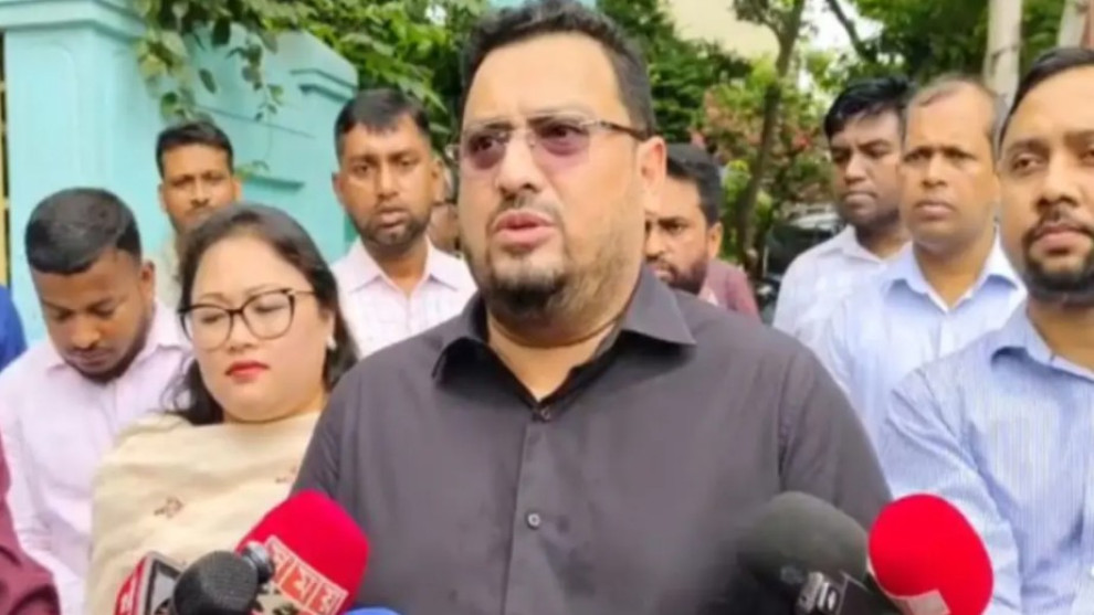 হাজিরা খাতায় আগাম স্বাক্ষর, ভূমি অফিসে গিয়ে ক্ষুব্ধ প্রতিমন্ত্রী