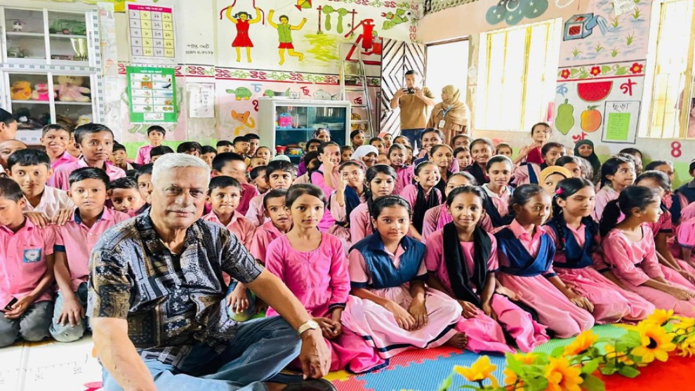 মানিকপুর সরকারি প্রাথমিক বিদ্যালয় পরিদর্শনে সংসদ সদস্য জয়নুল আবদিন ফারুক