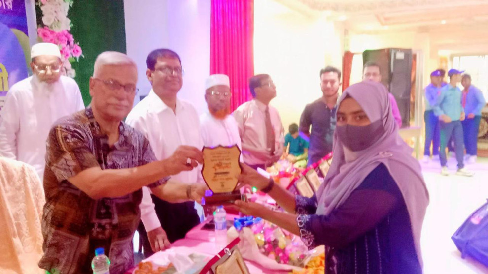 সেনবাগ আইডিয়াল মেধাবৃত্তি ও বার্ষিক ক্রীড়া প্রতিযোগিতার পুরস্কার বিতরণ