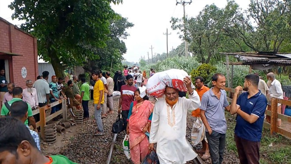 হরিয়ানে ঢালারচর এক্সপ্রেসের বগি লাইনচ্যুত, রাজশাহীর সঙ্গে সব রুটের ট্রেন চলাচল বন্ধ