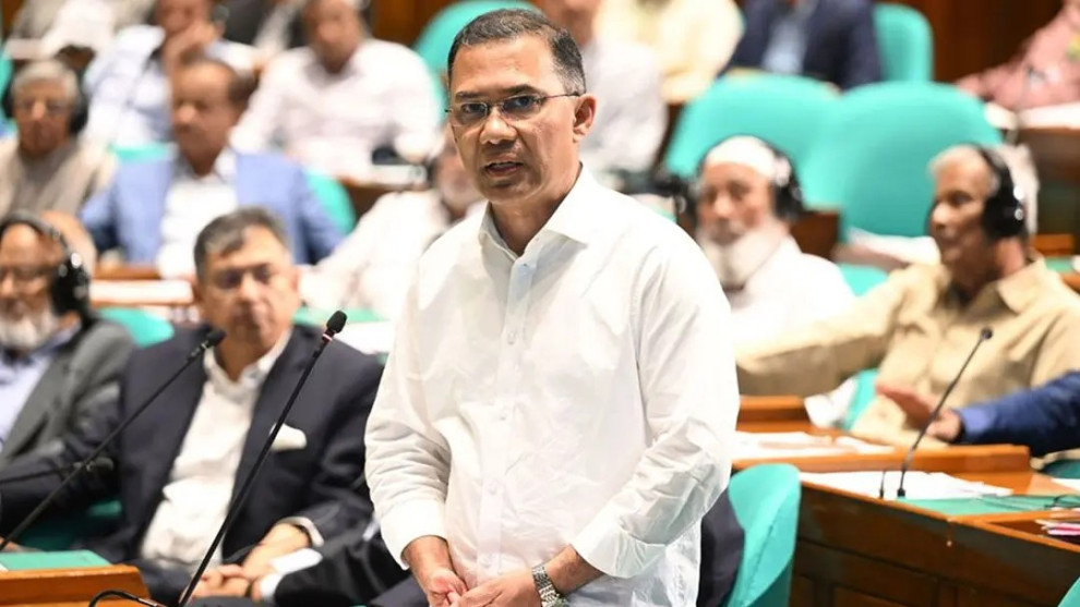 প্রশিক্ষণ বিমান বন্ধ করে আলাদা রানওয়ে নির্মাণের পরিকল্পনা নেই: প্রধানমন্ত্রী