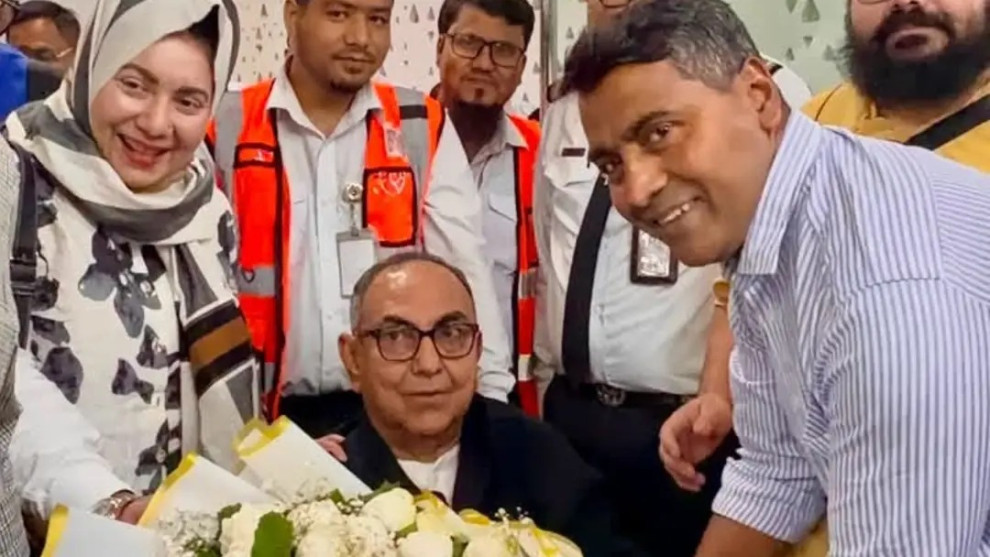 সাড়ে পাঁচ মাস পর দেশে ফিরলেন মির্জা আব্বাস