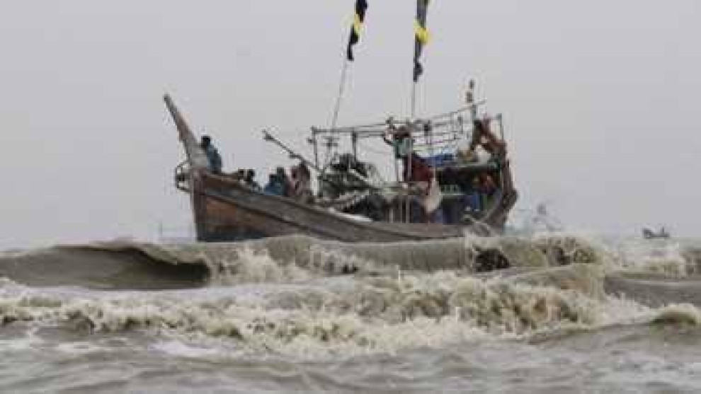 বঙ্গোপসাগরে ট্রলার ডুবি, ১৩ মাঝিমাল্লা উদ্ধার নিখোঁজ এক