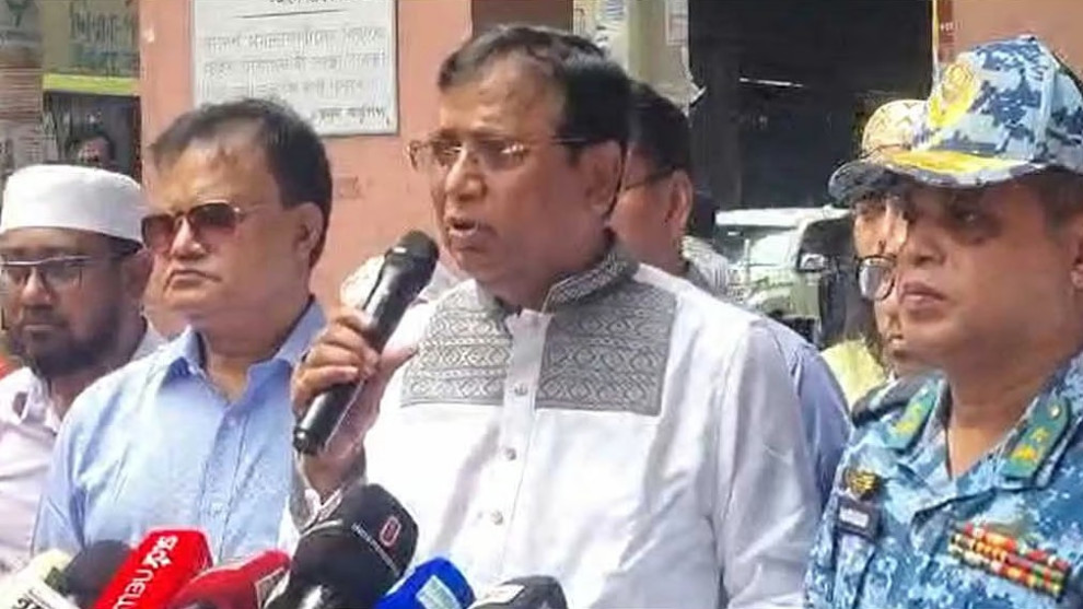 জিরো পয়েন্ট থেকে সদরঘাট পর্যন্ত সড়ক হকারমুক্ত থাকবে: ডিএসসিসি প্রশাসক