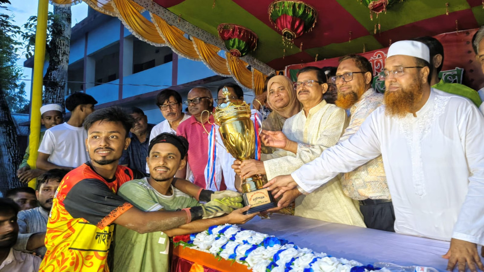 মাদকের হাত থেকে যুবসমাজকে রক্ষার আকুল আকুতি শহীদ রাজীবের মায়ের