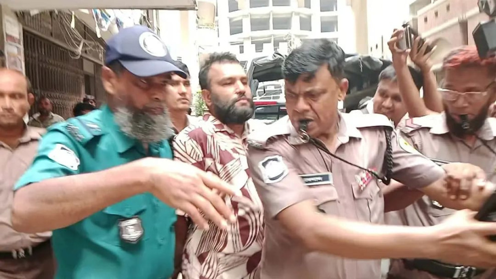 প্রধানমন্ত্রীর নিরাপত্তা বেষ্টনীতে প্রবেশের চেষ্টা, সেই যুবক রিমান্ডে