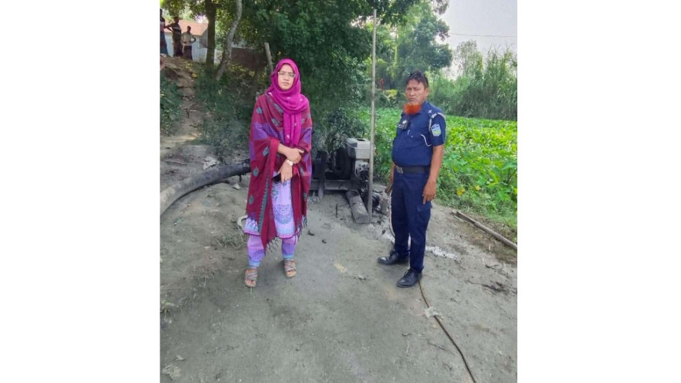 বকশীগঞ্জে অবৈধ বালু উত্তোলনের বিরুদ্ধে অভিযান, ড্রেজার ও পাইপ ধ্বংস