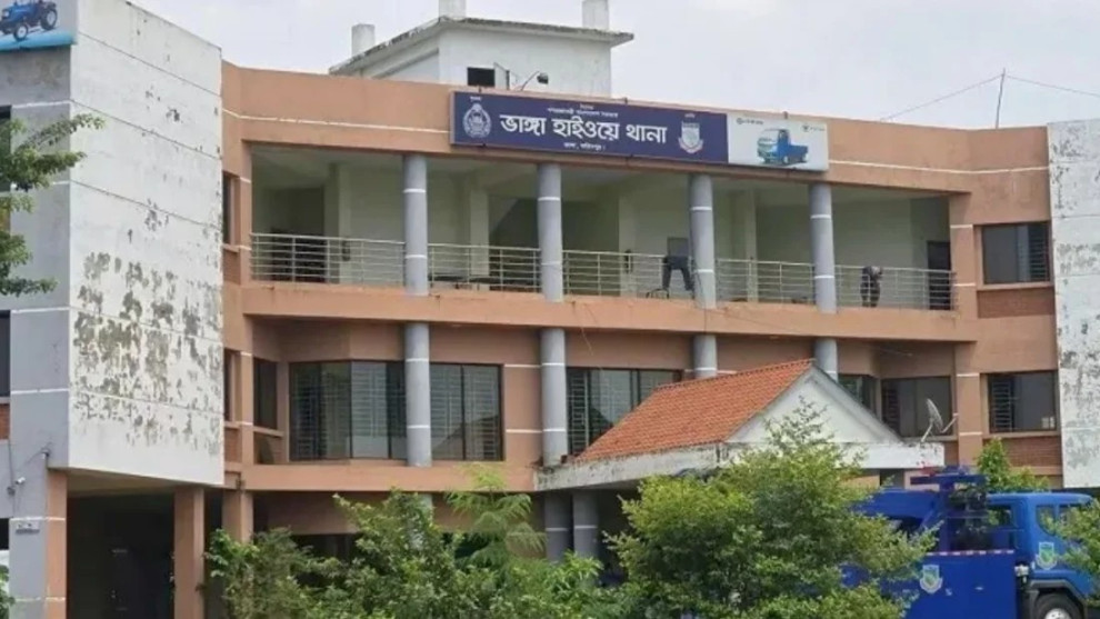 ভাঙ্গায় বাসচাপায় নিহত দুই মোটরসাইকেল আরোহী ছিলেন ইমাম ও শিক্ষক