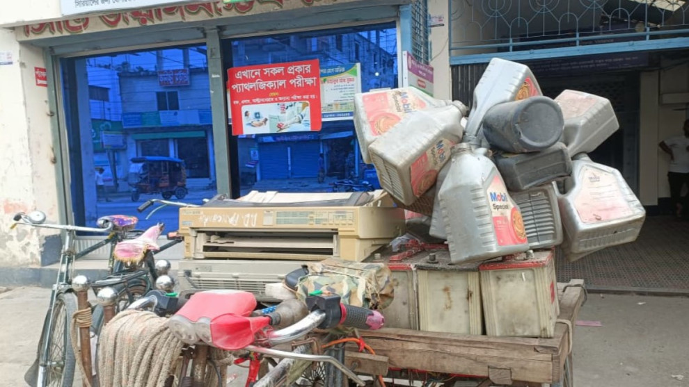 পঞ্চগড়ে নিলাম ছাড়াই সরকারি মালামাল বিক্রির অভিযোগ