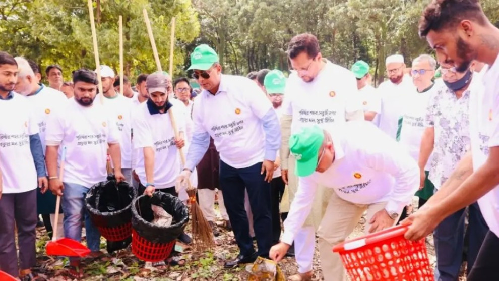 ডেঙ্গু ঠেকাতে চট্টগ্রামের ২ হাজার মসজিদে একযোগে পরিচ্ছন্নতা অভিযান