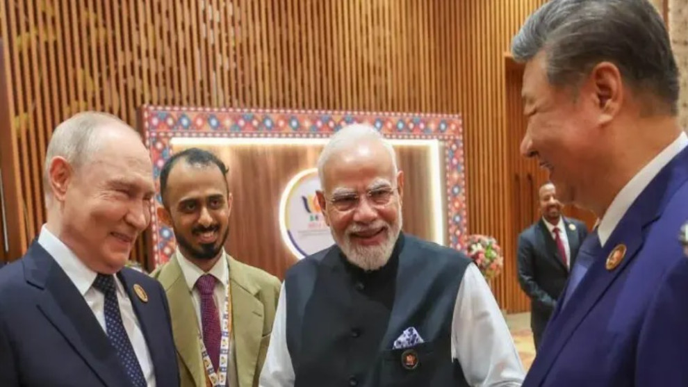 রাশিয়া-চীন ঘনিষ্ঠতায় বদলাচ্ছে বিশ্ব রাজনীতি, চাপে যুক্তরাষ্ট্র