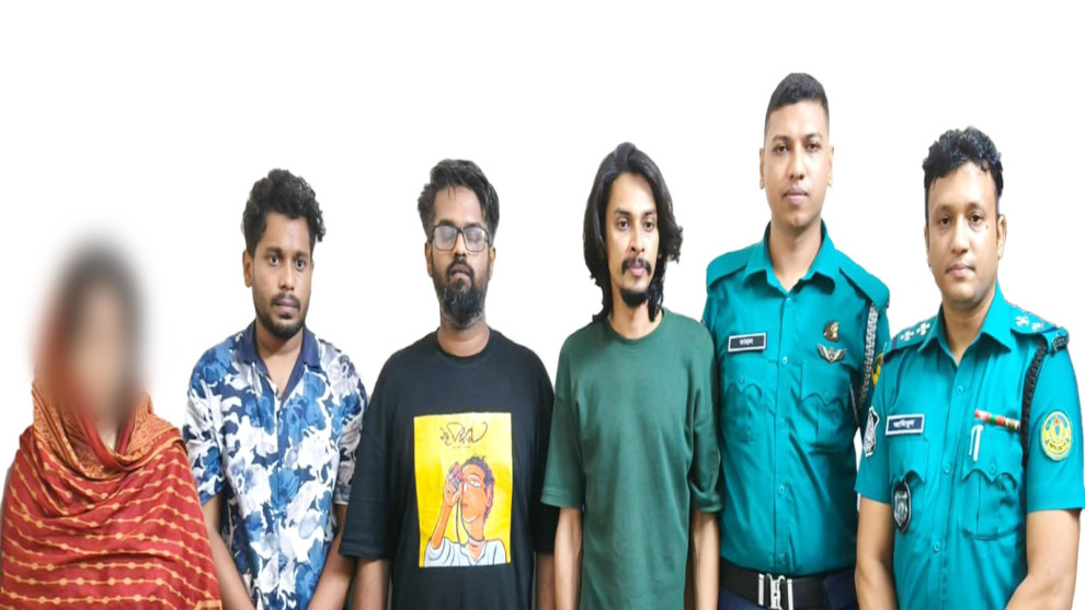 প্রেমের ফাঁদে রাবির সাবেক শিক্ষার্থী, জিম্মি করে অর্থ আদায়ের অভিযোগে গ্রেপ্তার ৪