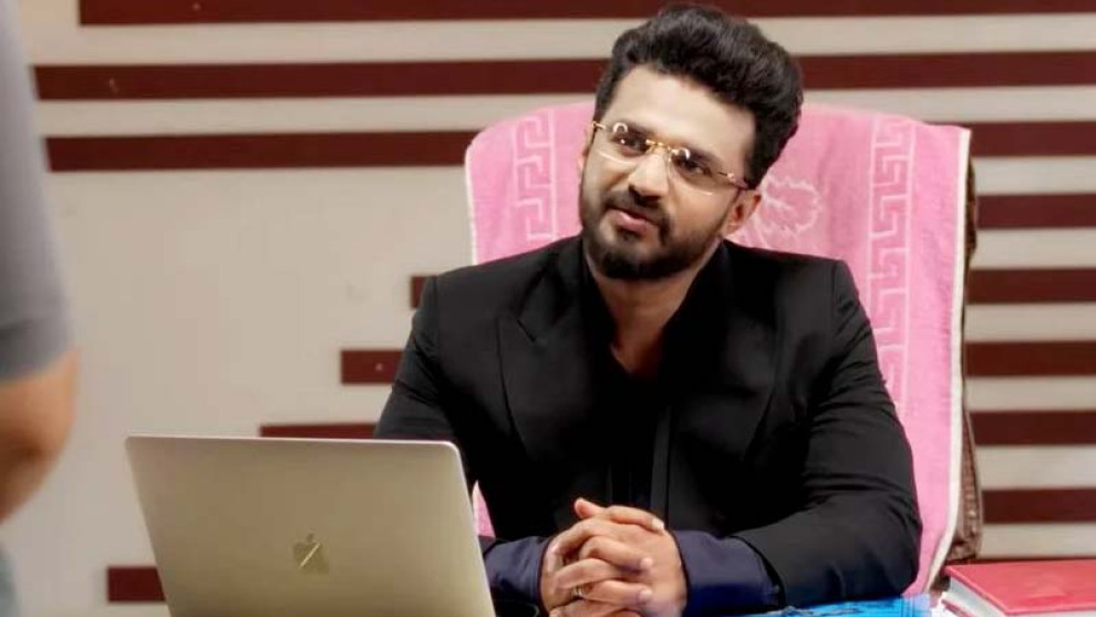 নাটকে বিসিএস ক্যাডার ফারহান, পদ নিয়ে ভুলে সমালোচনার ঝড়