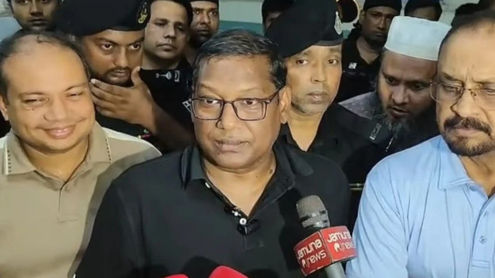 ময়মনসিংহ মেডিকেলে পদদলিত হয়ে ৬ জনের মৃত্যুর খবর সঠিক নয়: বিভাগীয় কমিশনার