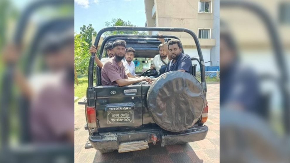 সাজেকে যাওয়ার পথে স্লোগান, নিষিদ্ধ ছাত্রলীগের ৬ নেতাকর্মী গ্রেপ্তার