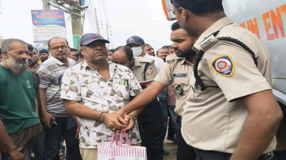 চুয়াডাঙ্গায় ৩ হাজার ইয়াবাসহ আওয়ামী লীগের সাবেক উপজেলা ভাইস চেয়ারম্যান আটক