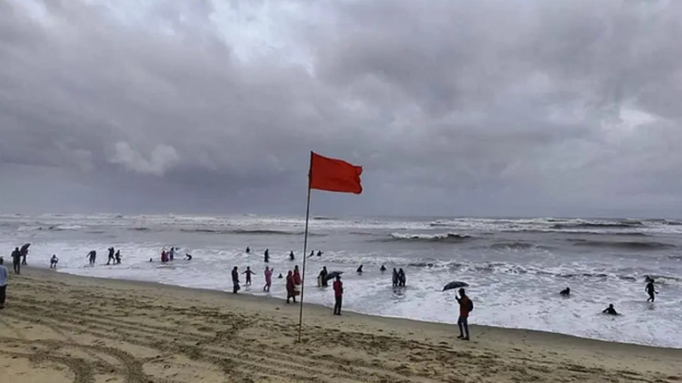 উত্তর আন্দামান সাগরে লঘুচাপ, ৮ নদীবন্দরে সতর্কতা