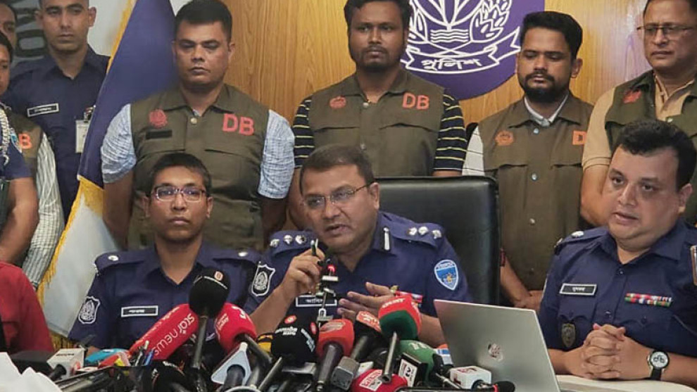 আইফোন ছিনিয়ে নিতেই অপ্রতিমকে হত্যা, জানাল কুমিল্লা পুলিশ