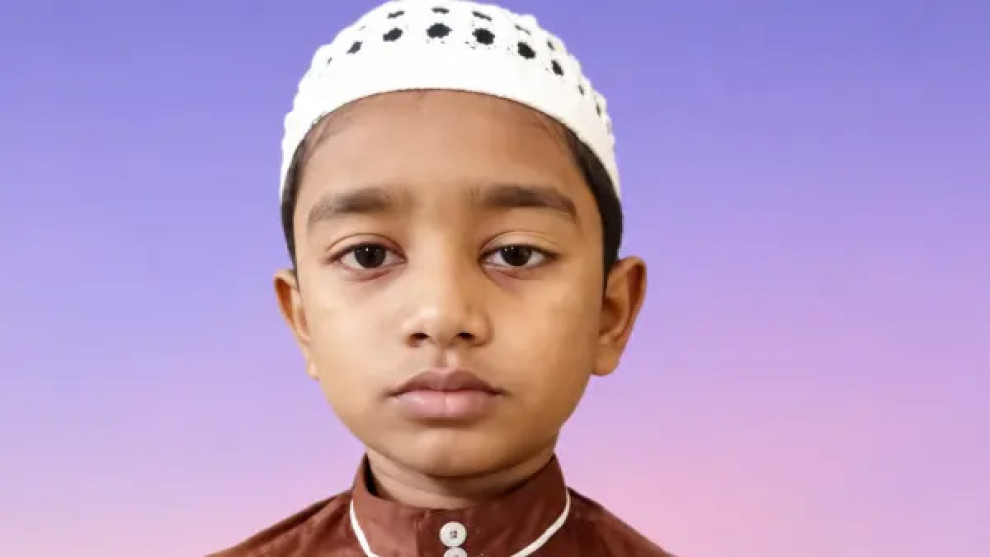 মাত্র ১২ মাস ৫ দিনে কোরআনের হাফেজ ৯ বছরের তাহমিদুল