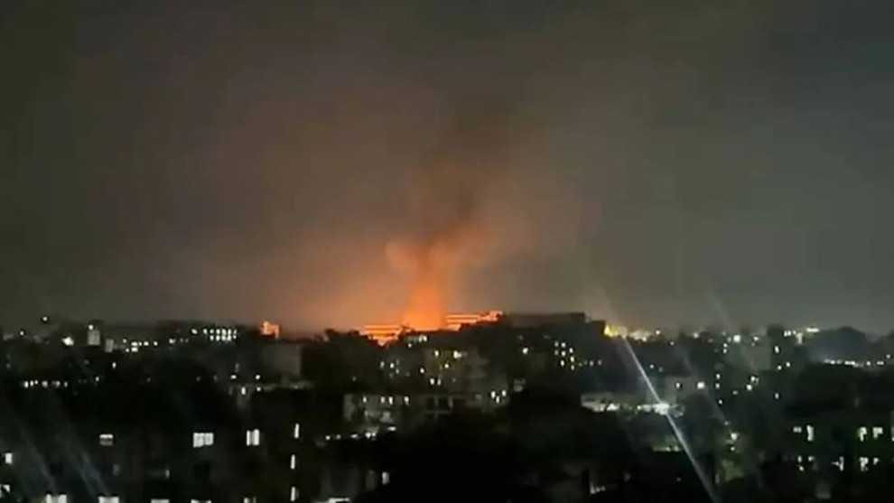 আশুলিয়ার জামগড়ায় পোশাক কারখানায় ভয়াবহ অগ্নিকাণ্ড