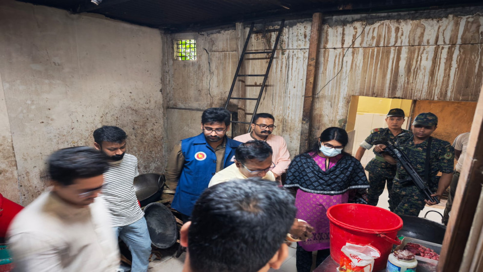 ফরিদপুরে বিএসটিআইয়ের অভিযানে ৪ প্রতিষ্ঠানকে জরিমানা, একজনের ৬ মাসের কারাদণ্ড