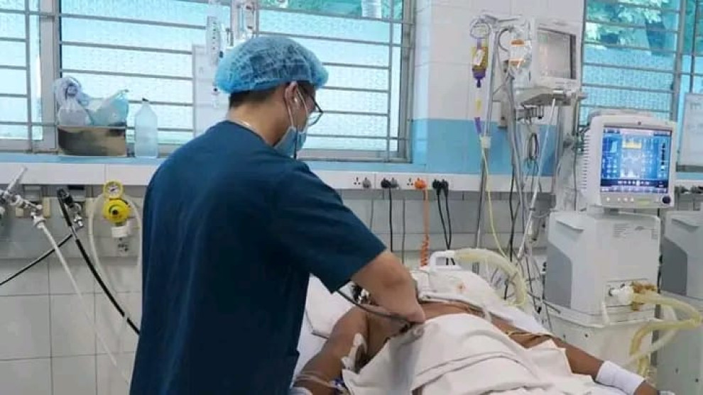 সোহাগ পরিবহনের বাসের ধাক্কায় বাবা-ছেলের মৃত্যু, আইসিইউতে আরেকজন