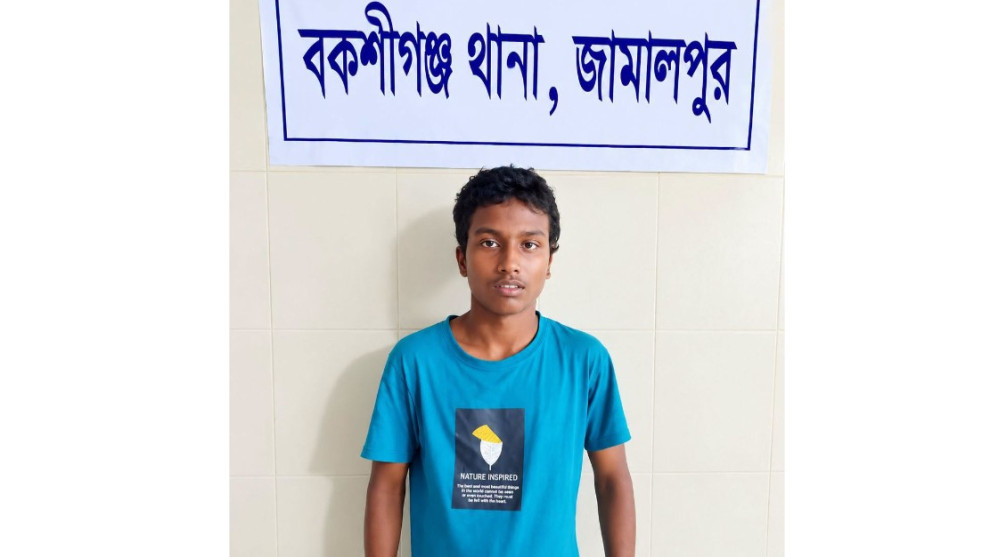 বকশীগঞ্জ থানায় ১৩ বছরের শিশু পারভেজ, পরিবারের সন্ধান চায় পুলিশ