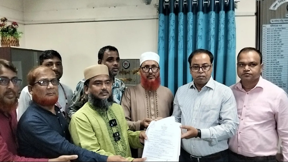 ঠাকুরগাঁও-১ উপনির্বাচনে জামায়াত প্রার্থী দেলাওয়ার হোসেনের মনোনয়নপত্র জমা