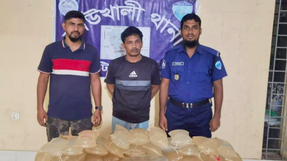 রাঙামাটির কাউখালীতে ৮০ লিটার চোলাই মদসহ একজন গ্রেপ্তার