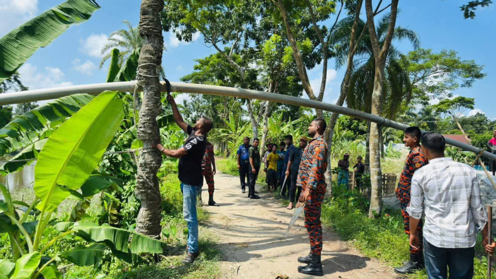 সরকারি রাস্তা আটকে বালুর পাইপ স্থাপন, ভেদরগঞ্জে ৫০ হাজার টাকা জরিমানা