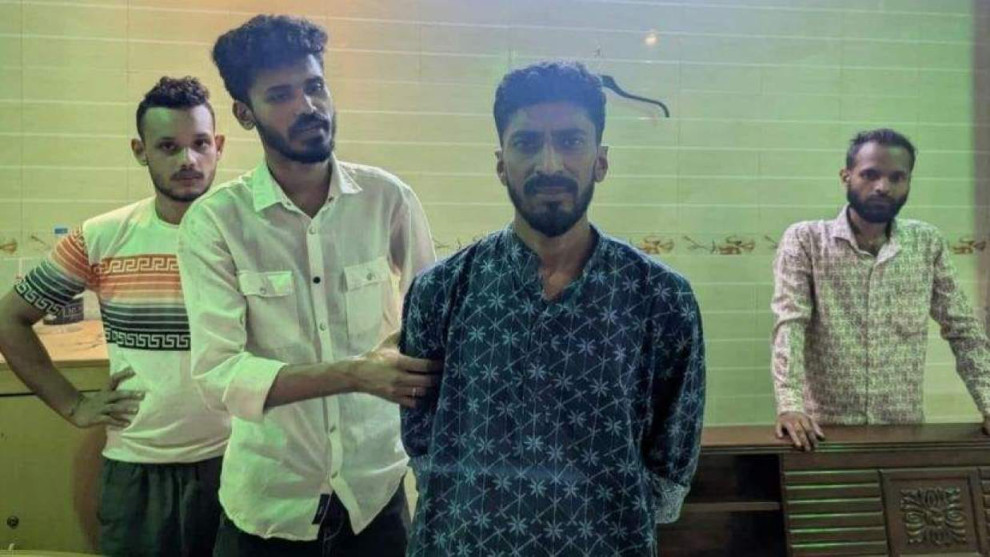 টয়লেটে ইয়াবা ফ্লাশের চেষ্টা, বাকৃবির গেস্ট হাউসে আটক ৪
