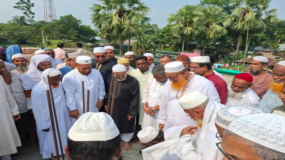 নতুন ঘরের চাবিতে খুলল স্বপ্নের দরজা, বাইতুল হিকমাহ মাদরাসার নির্মাণকাজ উদ্বোধন
