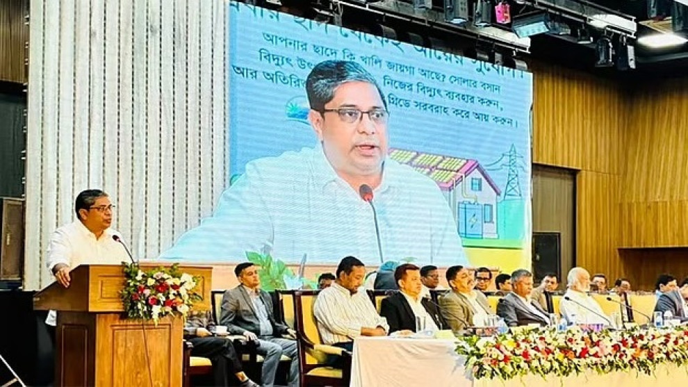 প্রধানমন্ত্রীর বাসভবনের সৌরবিদ্যুৎ থেকে জাতীয় গ্রিডে ১২০০ ইউনিট: মীর শাহে আলম