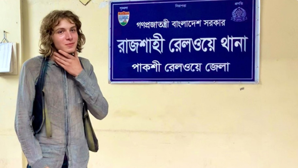 চুরি যাওয়া ম্যাকবুক-ক্যামেরা ছাড়াই ঢাকায় ফিরলেন জার্মান পর্যটক